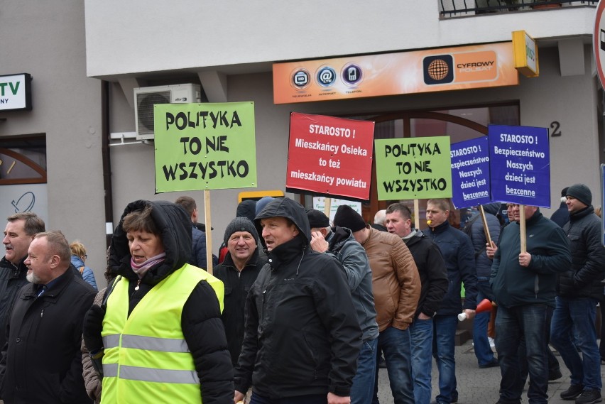 Mieszkańcy Osieka protestują. Zablokowali główną ulicę Olkusza