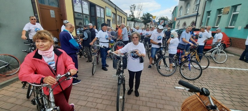 Rowerowy rajd ulicami Tarnobrzega. W hołdzie legendarnemu kapłanowi i pamięci bohaterów Solidarności [ZDJĘCIA]