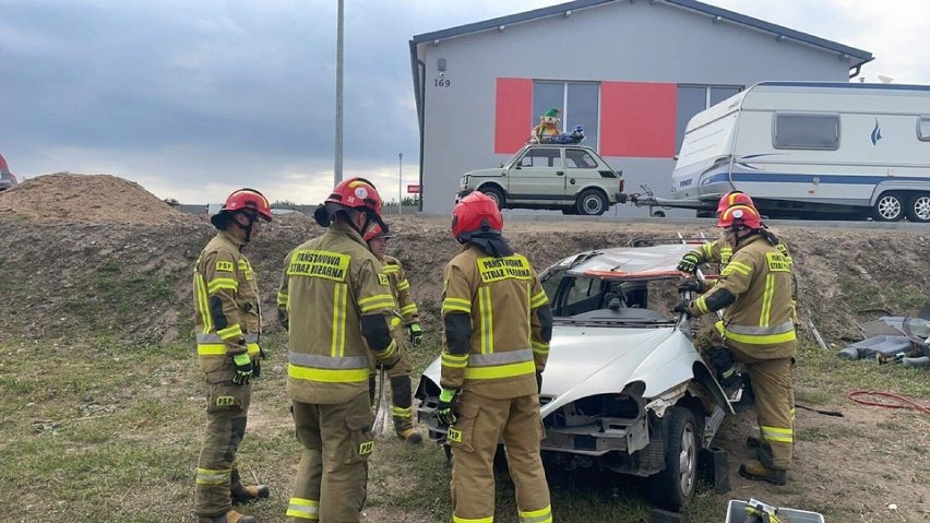 Doskonalenie z ratownictwa technicznego i wysokościowego chodzieskich strażaków.