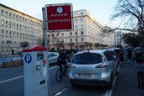 Radni przegłosowali podwyżki opłat za parkowanie w Poznaniu. Zobacz, ile będzie kosztować postój w Strefie Płatnego Parkowania