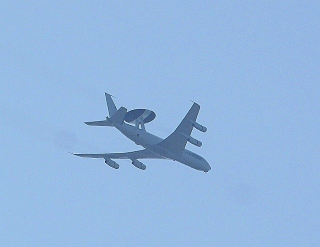 Samolot AWACS nad Poznaniem uchwycony przez naszego fotoreportera.

Kolejne zdjęcie --->