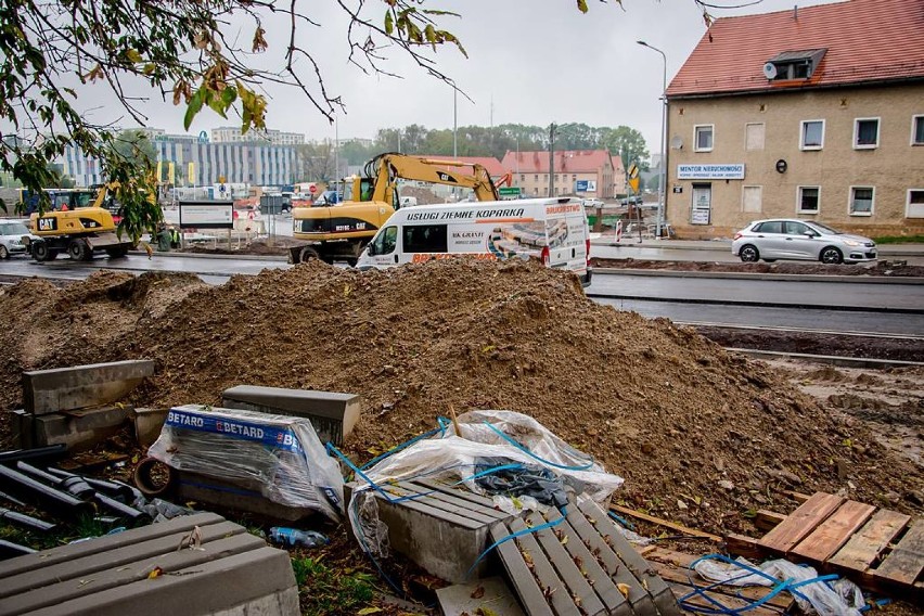 Obwodnica Wałbrzycha. Raport fotograficzny z prac przy ulicy Długiej (ZDJĘCIA)