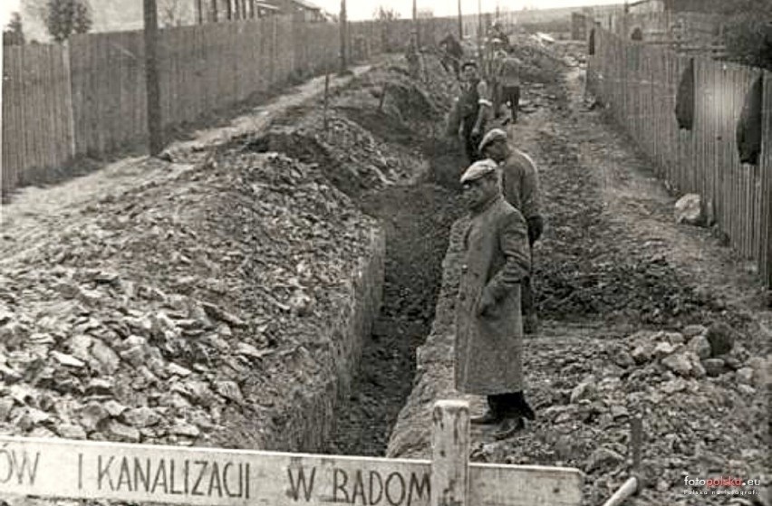 Lata 1937-1938, Radom, ulica Katowicka. Budowa wodociągu.