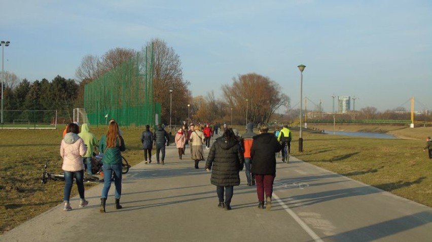 Połowa lutego za nami, a pogoda jest iście wiosenna. Ze...