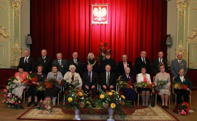 Uroczystości związane z jubileuszem diamentowych i złotych godów zorganizowano w Teatrze Zdrojowym w Szczawnie-Zdroju