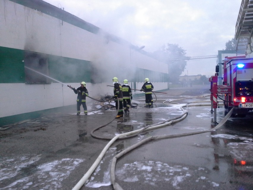 Pożar hali magazynowej w Świdniku