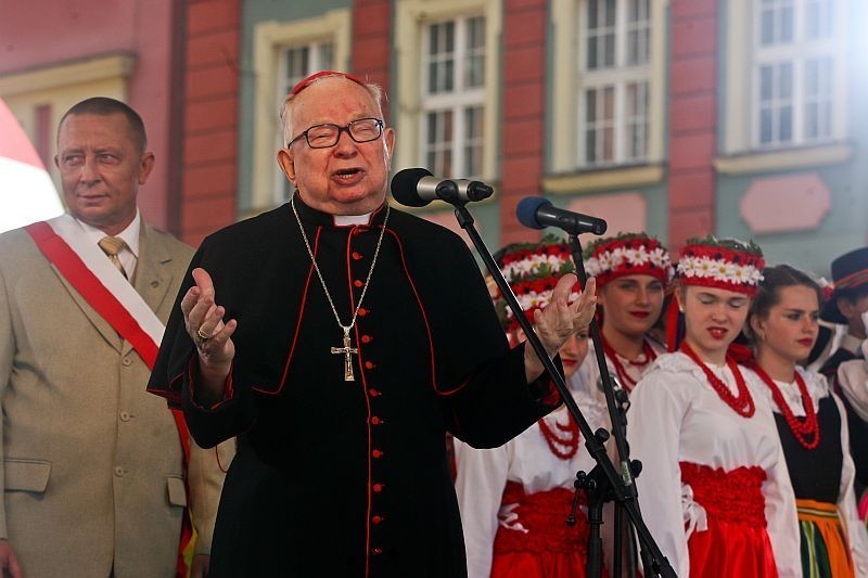 Wrocław: &quot;Mogiły pradziada ocal od zapomnienia&quot;. Patriotyczny koncert na Rynku