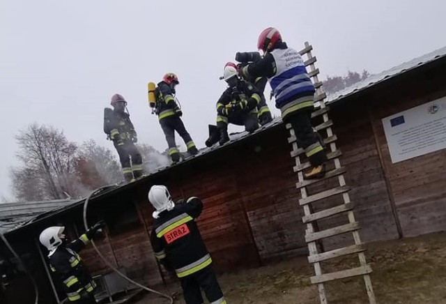 Pożar w zakładzie w Węgorzynku. Starty wyniosły 100 tysięcy złotych