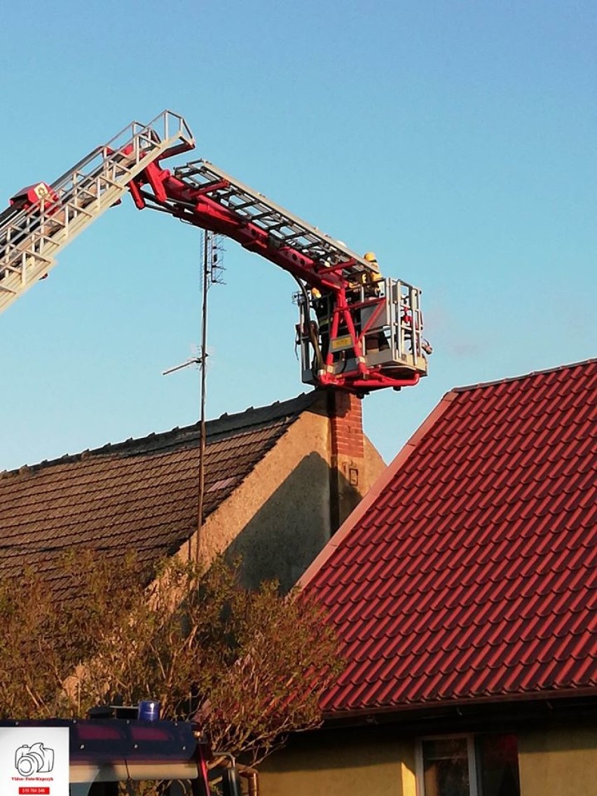 Strażacy szybko uporali się z pożarem sadzy w kominie
