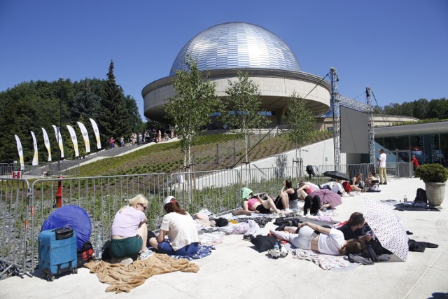 Ostatnie chwile przed ponownym otwarciem bram Planetarium - Śląskiego Parku Nauki. Zobacz kolejne zdjęcia. Przesuwaj zdjęcia w prawo - naciśnij strzałkę lub przycisk NASTĘPNE