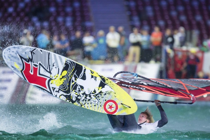 Windsurfing na Narodowym. Zobacz wodne atrakcje! [ZDJĘCIA]