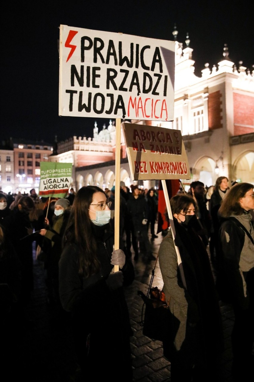 Kraków. Protest przeciwko planom dotyczącym rejestru ciąż [ZDJĘCIA]