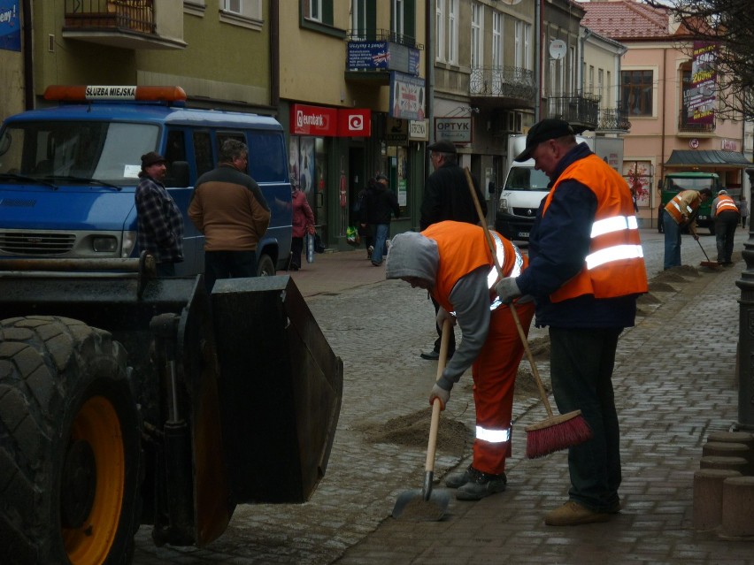Gorlice: sprzątanie miasta pochłonie około 160 tysięcy złotych [ZDJĘCIA]