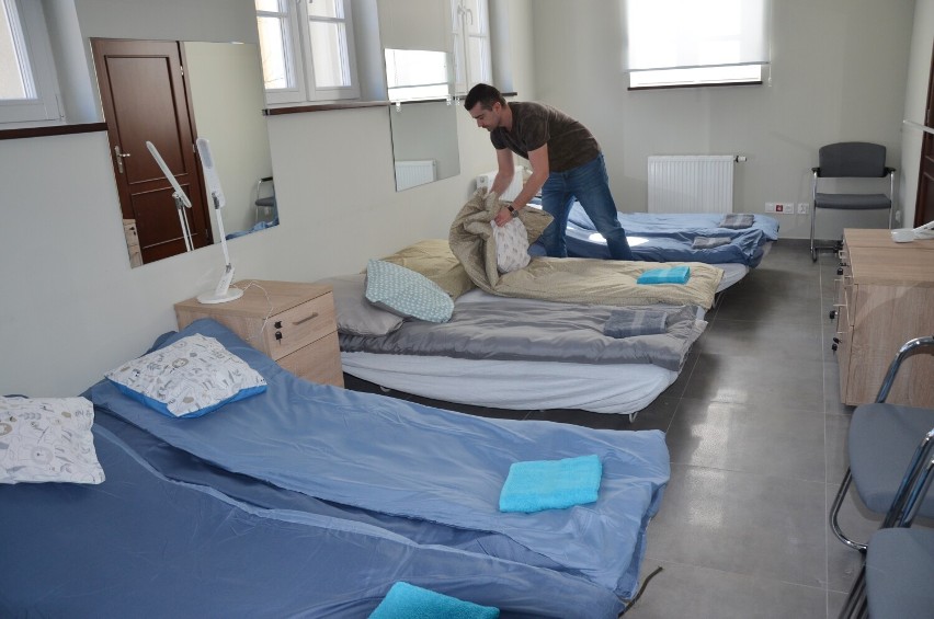 Teatr Miejski w Głogowie zamienił dwie garderoby na sypialnie dla uchodźców