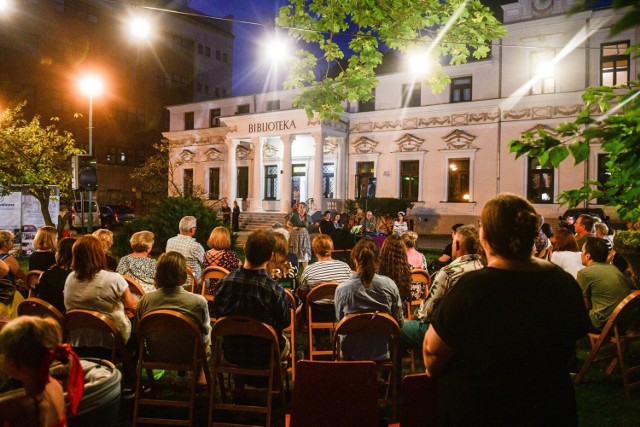 W ogrodzie radomskiego muzeum odbył się Ogólnopolski Festiwal Opowieści. Wydarzenie zgromadziło tłum mieszkańców chcących posłuchać bajarzy i bardów z całej Polski.