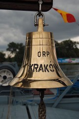ORP Kraków zacumuje przy Wałach Chrobrego
