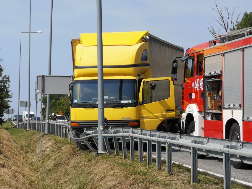 Wypadek w Łasinie. Zderzyły się dwa samochody ciężarowe