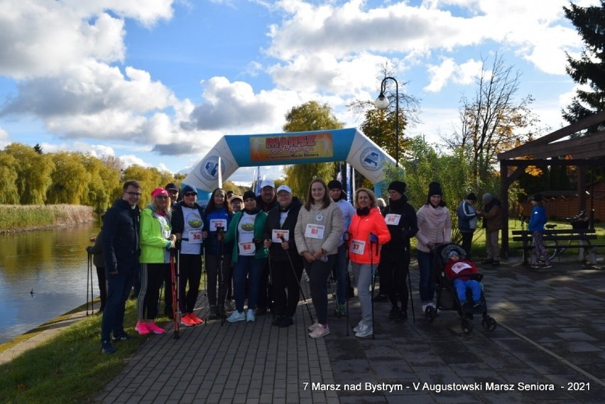 7 Marsz nad Bystrym w Augustowie. Sympatycy nordic walking przeszli 2,5 kilometra [Zdjęcia]