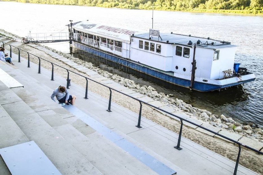 Klubokawiarnie mogą zniknąć znad Wisły. Mieszkańcom Powiśla...