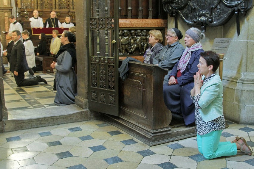 Taka adoracja - jak podkreślił szef Papieskiej Rady ds....