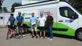 Tour de Tor. Uczestnicy wyjątkowego projektu rowerowego dotarli do Kalisza. ZDJĘCIA