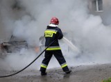 Pożar samochodu przy ul. Armii Krajowej 43 w Tczewie