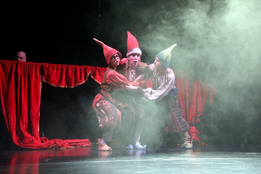 Legnicki Teatr Avatar zaprosił na "Sztukadę", artystyczny charytatywny pokaz, zdjęcia