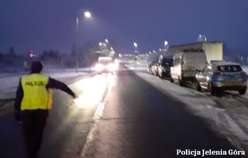 Jelenia Góra: Czterech pijanych kierowców i jeden naćpany. Zatrzymała ich policja. 