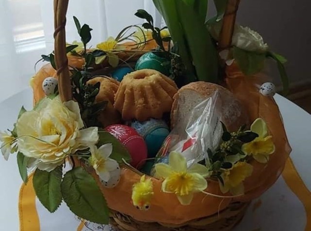 Tak prezentują się Wielkanocne koszyczki i dekoracje świąteczne pań z Koła Gospodyń Wiejskich z Zawadowa (gmina Bełchatów).