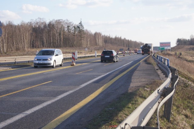 Budowa A1 w okolicach Radomska. Wprowadzono nową organizację ruchu na DK 1