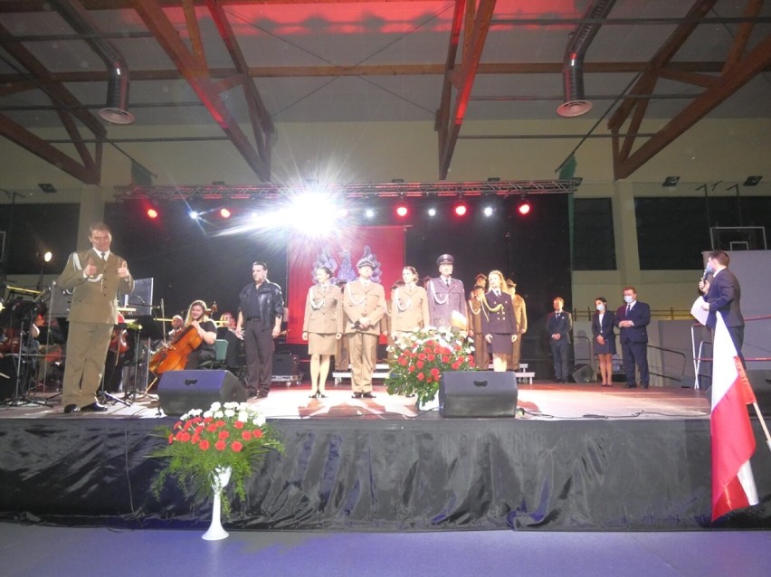 Koncert Reprezentacyjnego Zespołu Artystycznego Wojska Polskiego w ramach obchodów Święta Niepodległości w Szamocinie