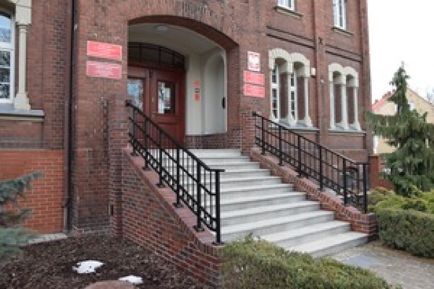 Szkoła specjalna w Kościanie ma już nowe schody wejściowe