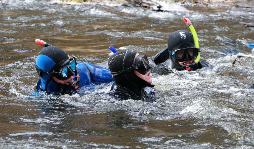 Uczestnicy spływu pokonali 6.150 m. w lodowatej wodzie.