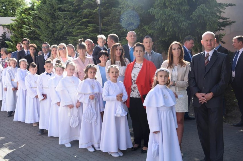 Komunia w Chodzieży: W parafii św. Floriana sakrament przyjęła druga grupa dzieci [FOTO]