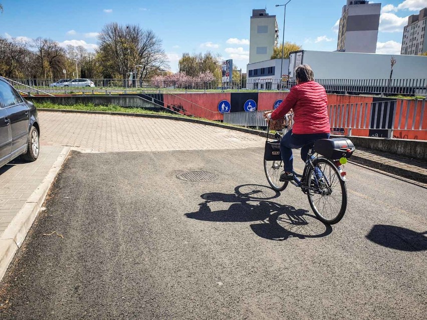 Odnowiony pas Alei 21 Października w Lesznie