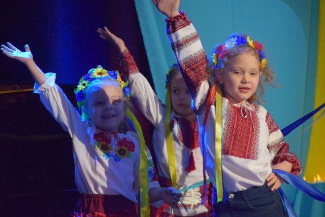 Wzruszający koncert w Teatrze Miejskim w Sieradzu. Ukraińcy - Polakom. Będzie kalina