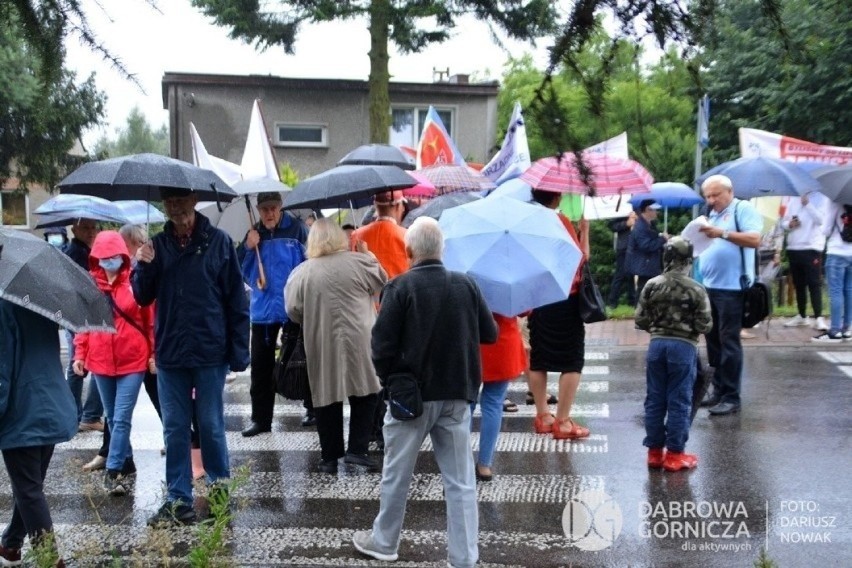 Mieszańcy Strzemieszyc od dawna protestują przeciwko brakowi...