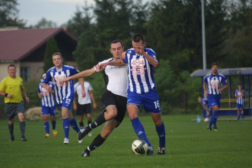 2013. Czarni Staniątki - Iskra Klecza, Michał Gawlik w...