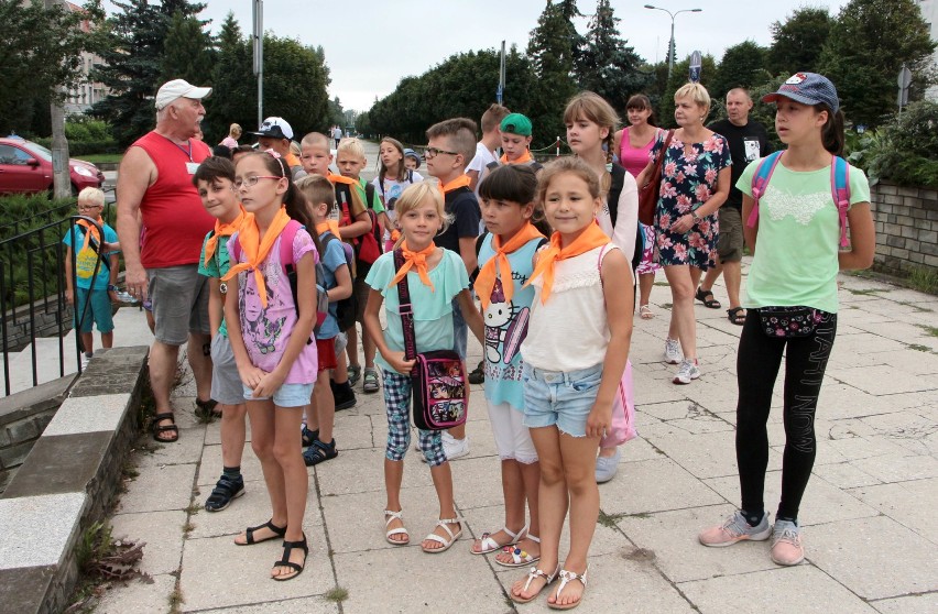 Są na koloniach w Mniszku. Dziś zwiedzali grudziądzką Starówkę z przewodnikiem [zdjęcia]