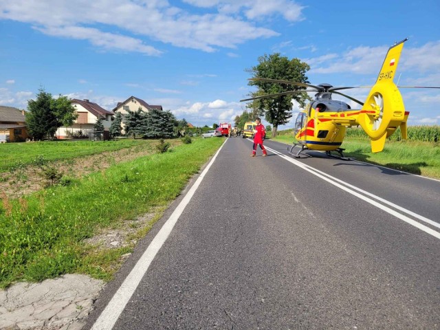 Jedna osoba poszkodowana została przetransportowana śmigłowcem LPR-u do szpitala w Bydgoszczy