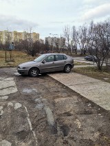 Parking na radomskim Ustroniu w fatalnym stanie. Mieszkańcy mają dość! Czy jest szansa na jego remont? Zobacz wideo i zdjęcia