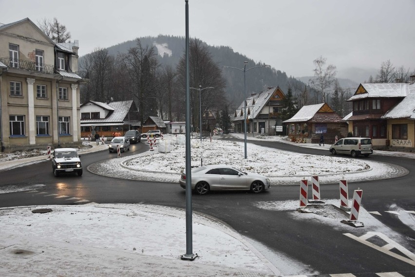 Zakopane. Nowe rondo na Bystrem jest już przejezdne [ZDJĘCIA]