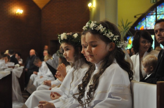 Dzieci z parafii pw. bł. Michała Kozala przystąpiły do Pierwszej Komunii Świętej