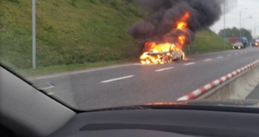 Pożar samochodu na A4 w Rudzie Śląskiej: Doszło do samozapłonu renault megane