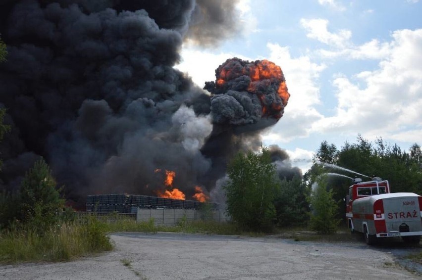 Zdjęcia z pożaru składowiska w Jakubowie