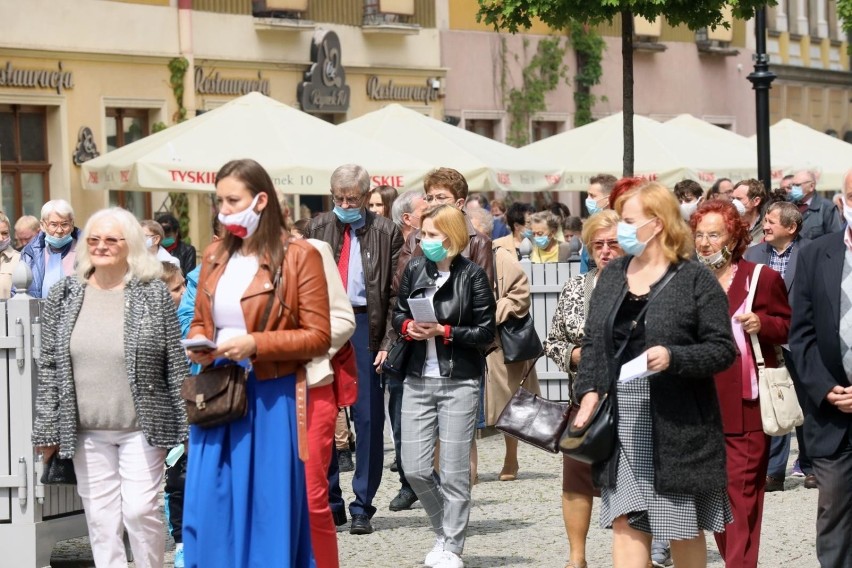 Nie każde schorzenie zwalnia z obowiązku zakrywania ust i...