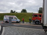 Wypadek w Koronowie. Karetka uderzyła w tył ciężarówki