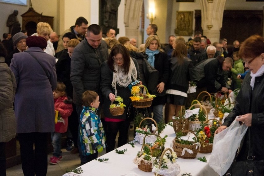 Święcenie pokarmów w Bazylice Katedralnej w Tarnowie