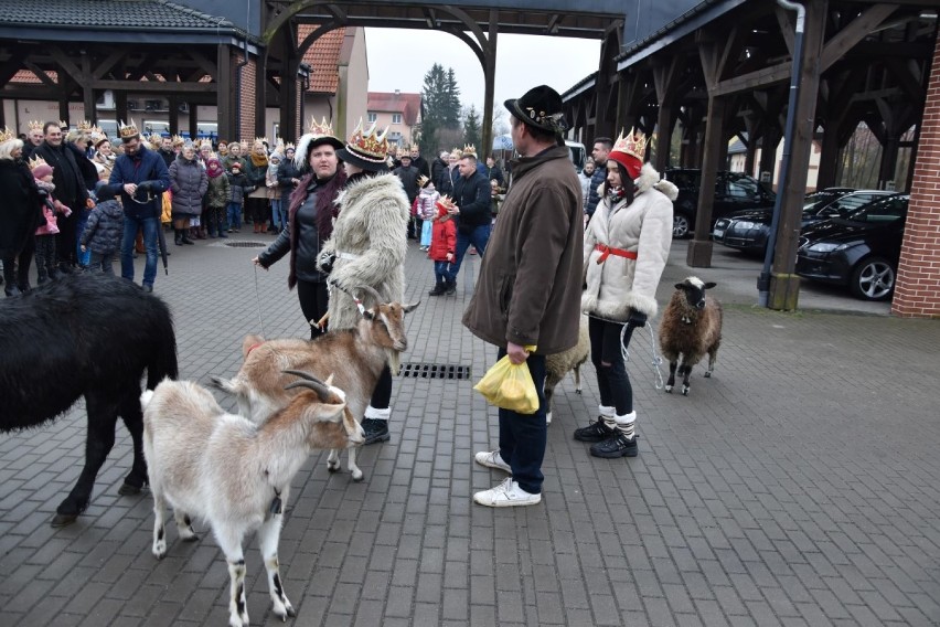 Orszak Trzech Króli w Starej Kiszewie. Zobacz zdjęcia z niezwykłego wydarzenia