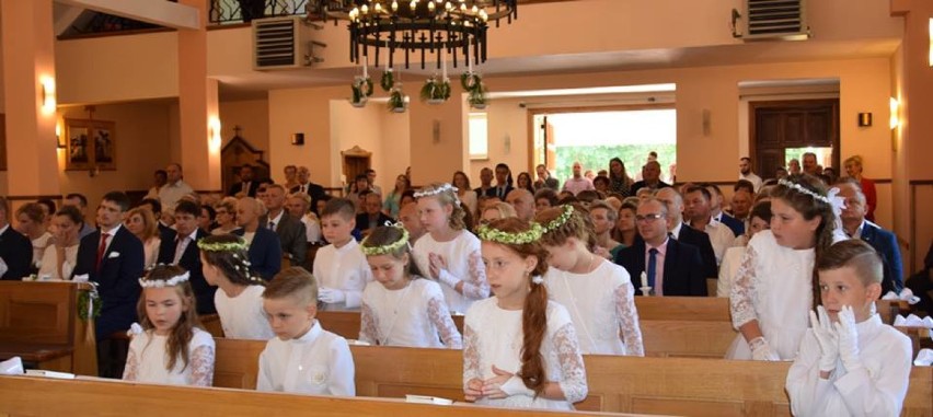 Pierwsza Komunia Święta w parafii Kłobuck Zagórze ZDJĘCIA